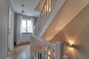 House | 3 bedrooms, desk, Internet - Host Stay Coney Green (Worcester)