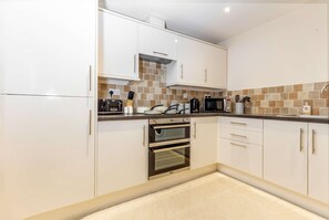 Apartment | 2 bedrooms, desk, Internet