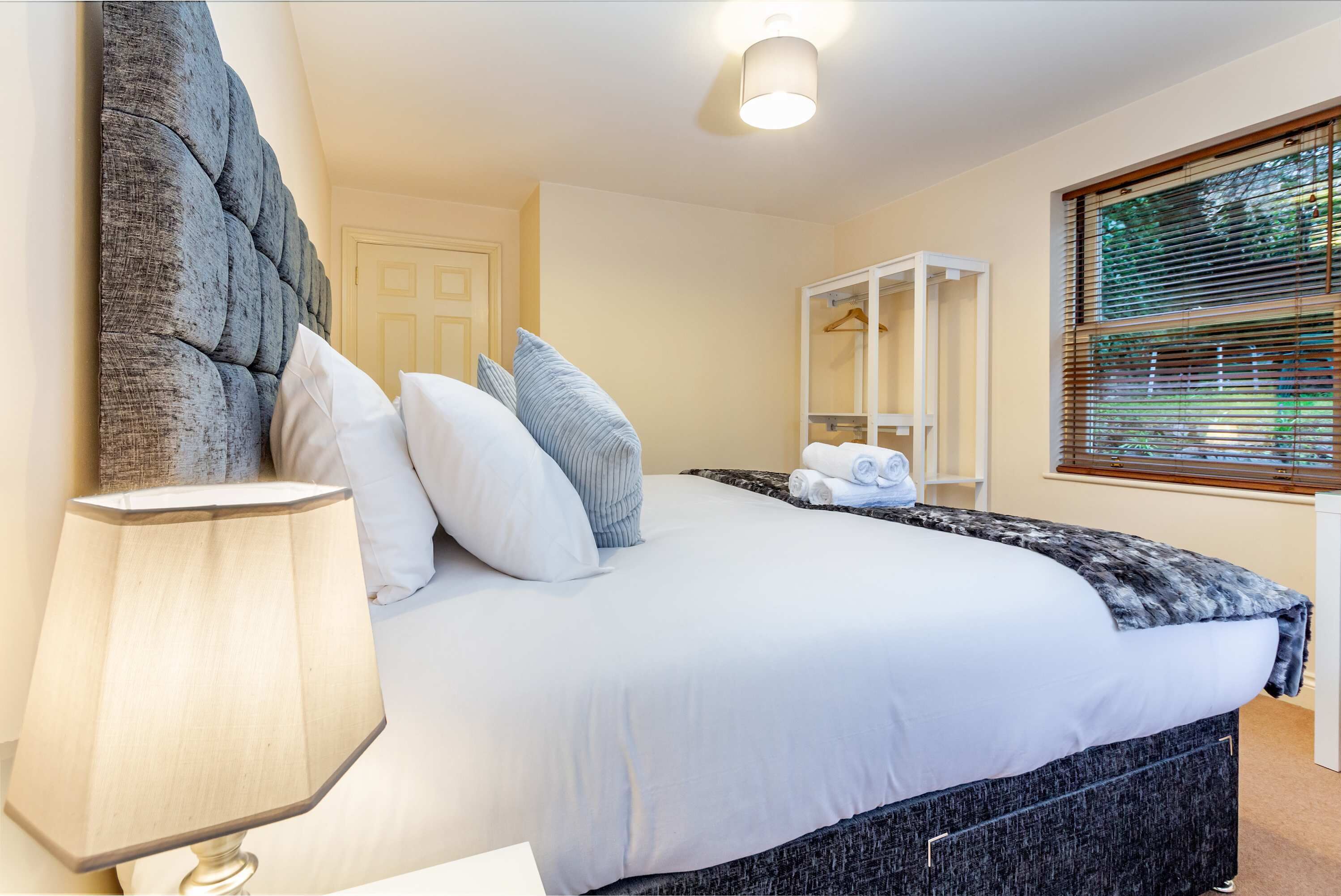 Apartment | 2 bedrooms, desk, Internet