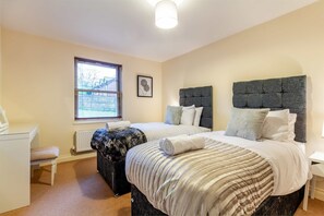 Apartment | 2 bedrooms, desk, Internet - Host Stay Hillbrook House Apartment (Malvern)