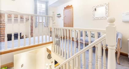 Host Stay Merchant House Basement