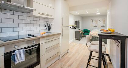 Host Stay Bridge Street Studio