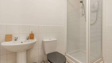 Apartment | 1 bedroom, desk, Internet