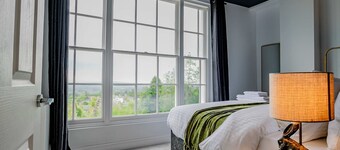 호스트 스테이 폴리 하 우스 플랫