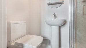 House - Host Stay The Bull Inn Flat 1 (Worcester)