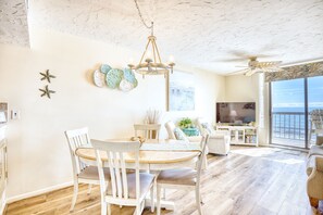 Dining - Waterpointe II 705 | Oceanfront 3 Bedroom Condo (North Myrtle Beach)
