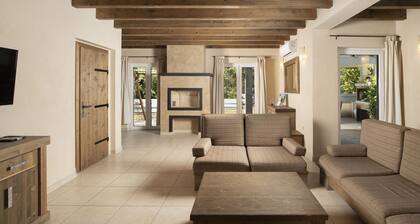 Villa Nocciola near the Sea with Private Pool and Sauna