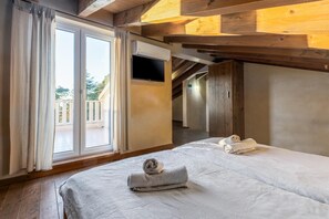 6 habitaciones, tabla de planchar con plancha y cuna de viaje