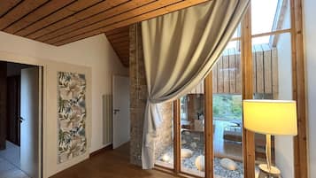 House | 5 bedrooms, individually furnished