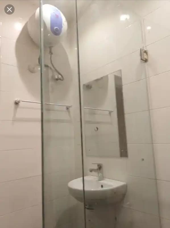 タオル、石鹸、トイレットペーパー