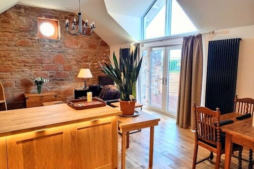 Stunning Cottage Self Catering at St Andrew's House Prestwick - Dog friendly!