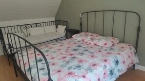 2 Schlafzimmer, Schreibtisch, Bügeleisen/Bügelbrett, kostenloses WLAN