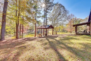 Interior - Cabin w/ Catch & Release Pond in Hueytown! (Bessemer)