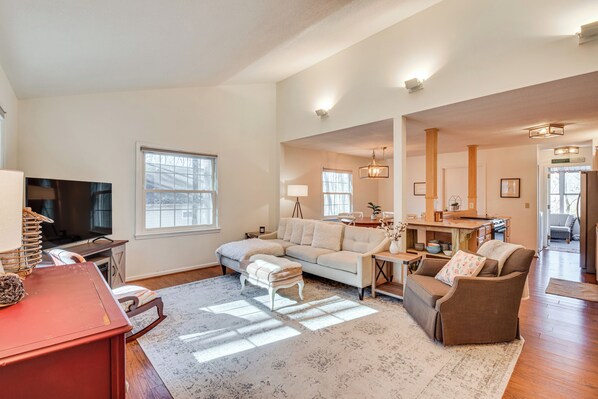 House (4 Bedrooms) | Front of property