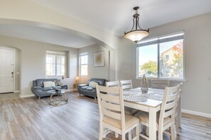 Interior - 3 Mi to Downtown Merced: Family-friendly Home (Merced)