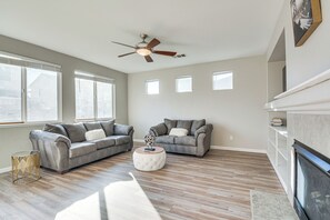 Interior - 3 Mi to Downtown Merced: Family-friendly Home (Merced)