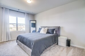 Interior - 7 Mi to Uptown: Townhouse w/ Patio in Charlotte! (Charlotte)