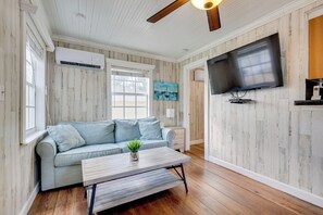 House (1 Bedroom) | Interior