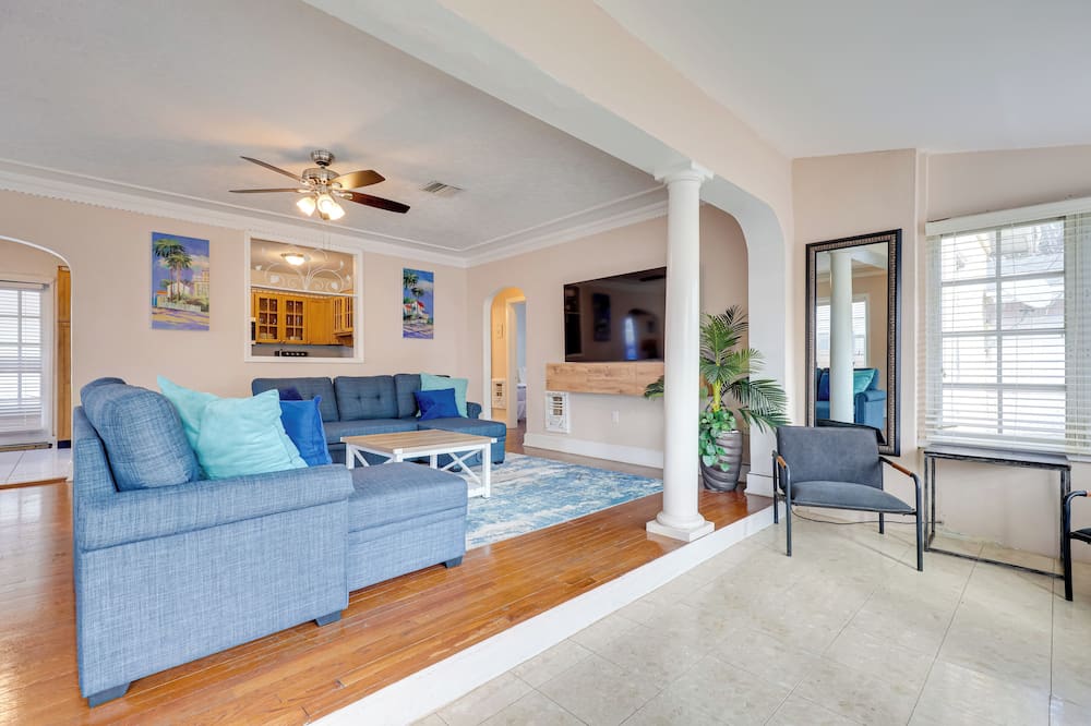 House w/ Shared Pool Access: 4 Mi to Beaches! - Port Everglades, FL