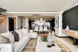 Villa | 3 bedrooms, Internet - Top Urban Escape w Pool and Ocean View Villa Alexa (Cape Town)