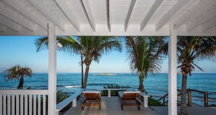 Newly Remodeled Home on Pink-Sand Double Bay Beach, Spectacular Views