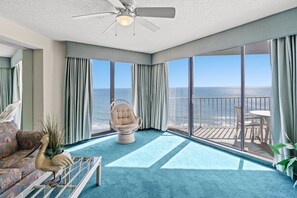 Smart TV, music library, video library - One Ocean 1003 Direct Oceanfront on 10th floor (Garden City)