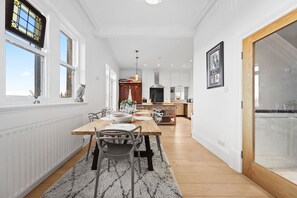 Dining - Beautiful Harrogate Triplex Apartment (North Yorkshire)