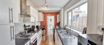 Host Stay Southfield Residence