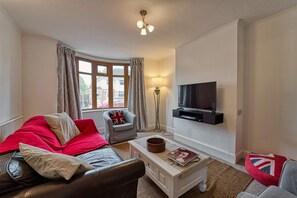 House | 3 bedrooms, desk, Internet - Host Stay Severn Swans House (Worcester)