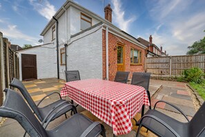 House | 3 bedrooms, desk, Internet - Host Stay Severn Swans House (Worcester)