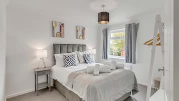 House | 3 bedrooms, desk, Internet