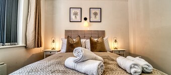 Host Stay Chester House Retreat