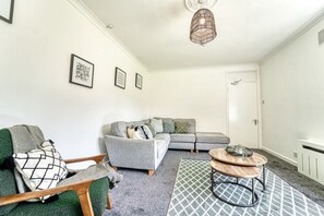 House | 4 bedrooms, Internet - Host Stay Chester House Retreat (Kidderminster)