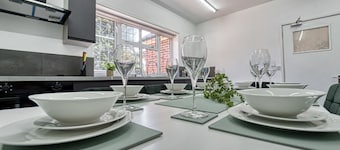 Host Stay Chester House Retreat
