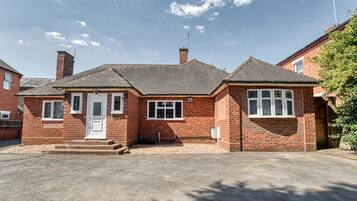 House | 4 bedrooms, Internet