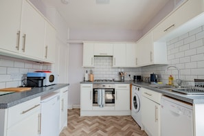 Apartment | 2 bedrooms, Internet - Host Stay Cannon Apartment (Worcester)