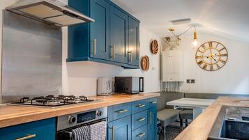 House | 5 bedrooms, Internet