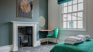 House | 5 bedrooms, Internet