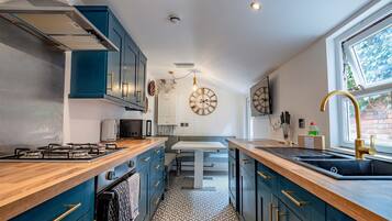 House | 5 bedrooms, Internet