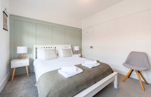 Apartment | 3 bedrooms, desk, Internet