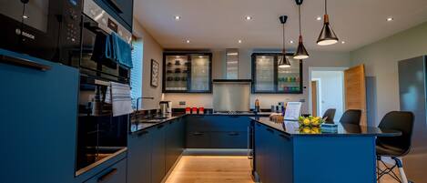 House | 3 bedrooms, desk, Internet