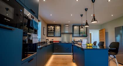 Host Stay Hilltop House