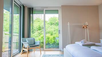 House | 3 bedrooms, desk, Internet