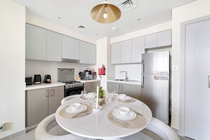 Dining room - 1BR 3802 Forte Tower 2 (Madinat Zayed)