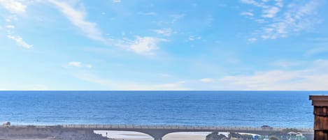 Una spiaggia nelle vicinanze