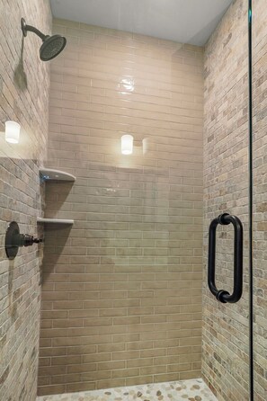 Shower, hair dryer, towels - Charming 7 BR home | Sleeps 17 Guests | 2 Fireplaces |New hot tub (Boyne City)