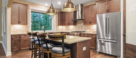 Refrigerador, microondas, horno, placa de cocina