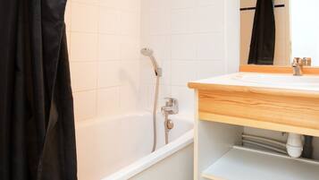 Apartment | Bathroom