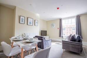 Apartment | 2 bedrooms, Internet - Host Stay Shaw Street Suite (Worcester)