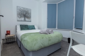5 bedrooms, desk, iron/ironing board, free WiFi